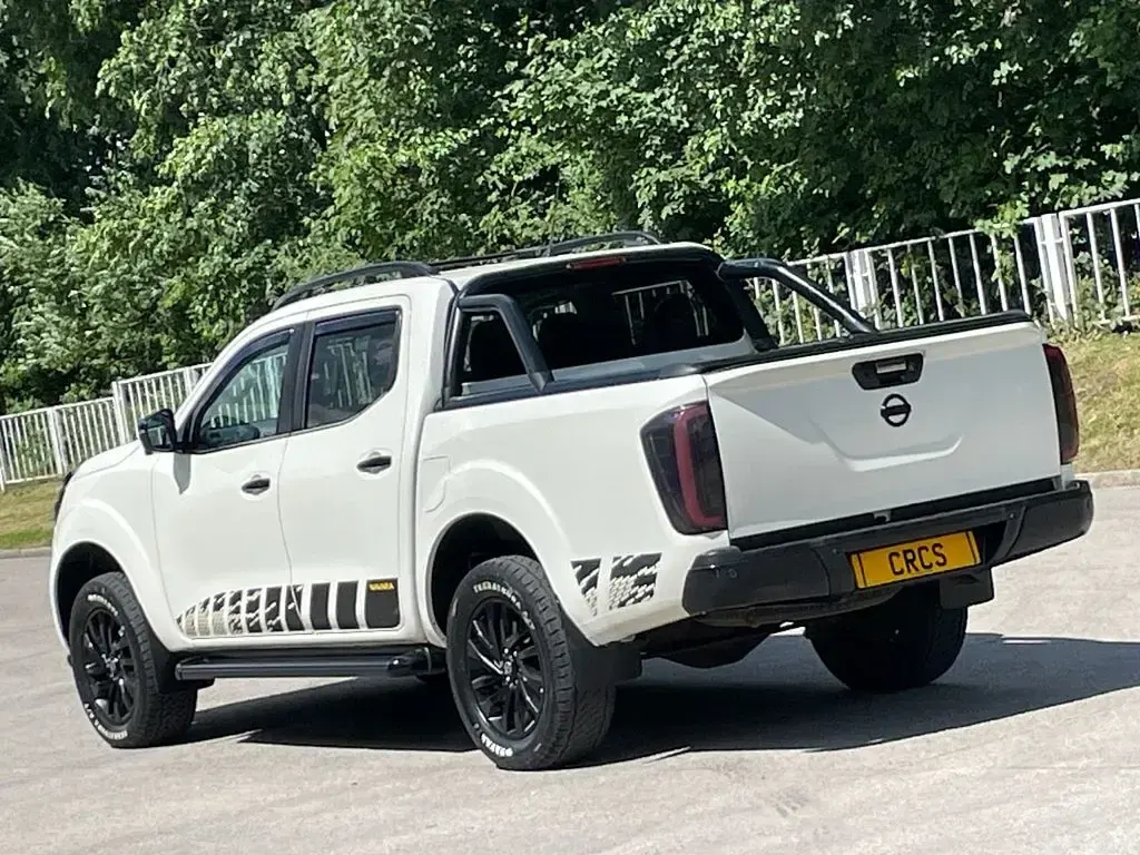 Used Nissan Navara N-Guard 190 HP (139 kW) 2018 White Pickup