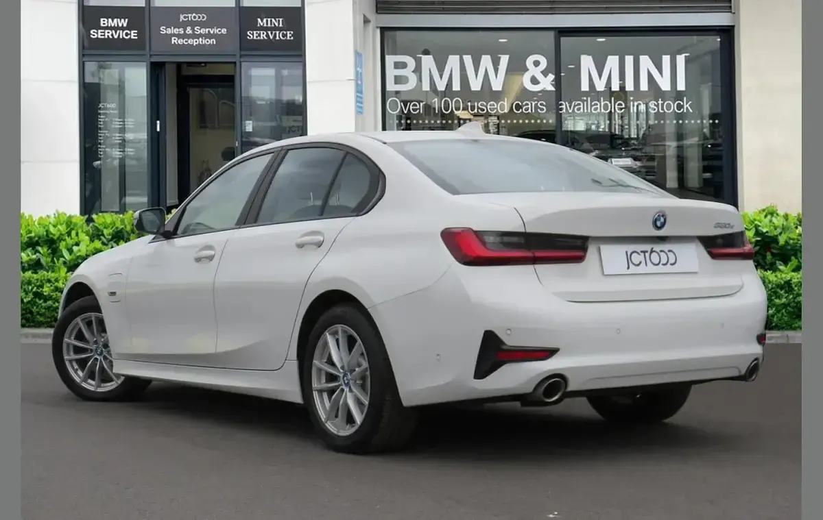 Used BMW 330e Comfort Edition 288 HP (211 kW) 2022 White Sedan