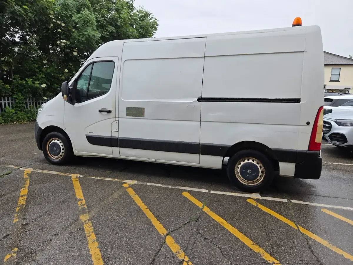 Used Vauxhall Movano 100 HP (73 kW) 2012 White MPV