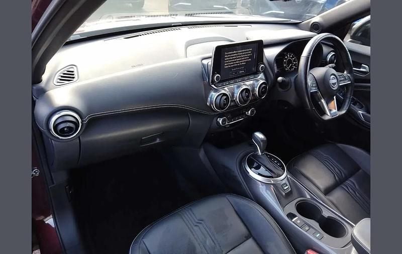 Used Nissan Juke Tekna 143 HP (105 kW) 2023 Red SUV