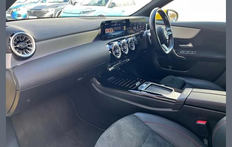 Used Mercedes A180 Executive 134 HP (98 kW) 2023 Yellow Hatchback