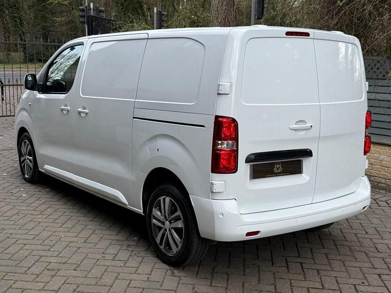 Used Peugeot Expert 120 HP (88 kW) 2017 White Van