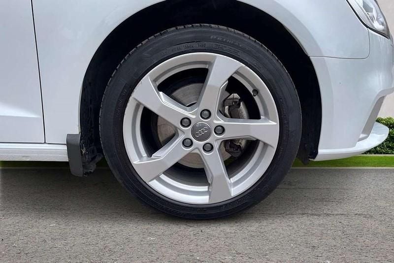 Used Audi A3 Sport 147 HP (108 kW) 2019 White Sedan