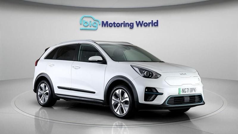 Used Kia e-Niro 147 kW (201 HP) 2022 White SUV
