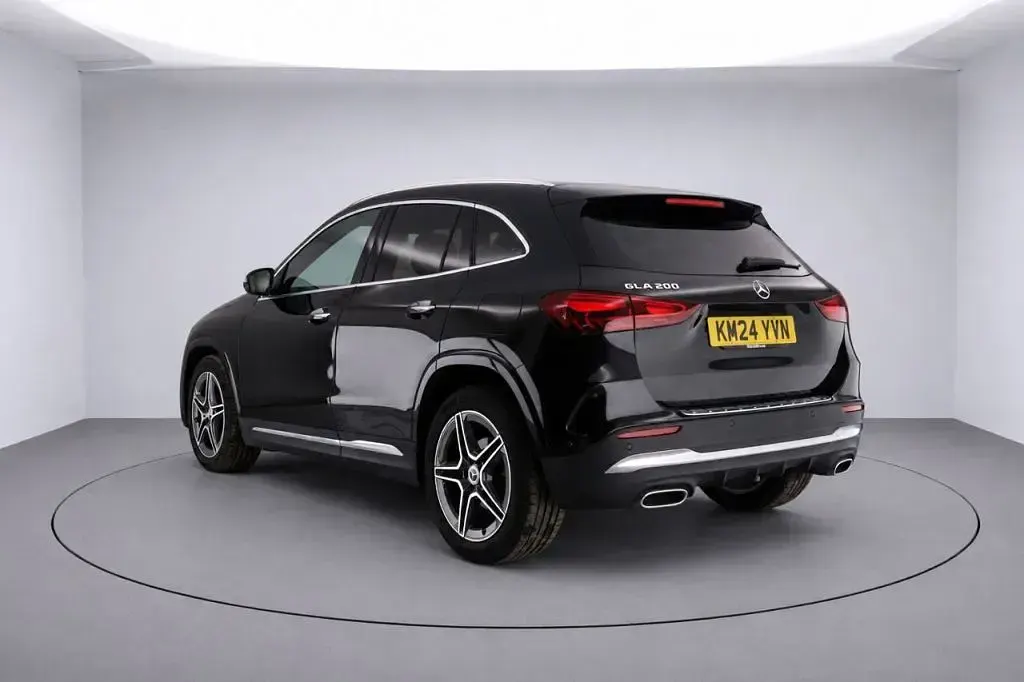 Used Mercedes GLA200 Executive 163 HP (119 kW) 2024 Black SUV