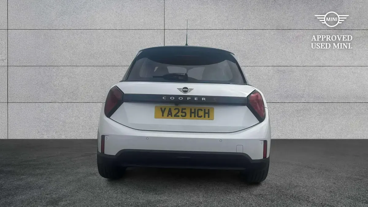 Used Mini Cooper S Hatch 201 HP (147 kW) 2025 White Hatchback