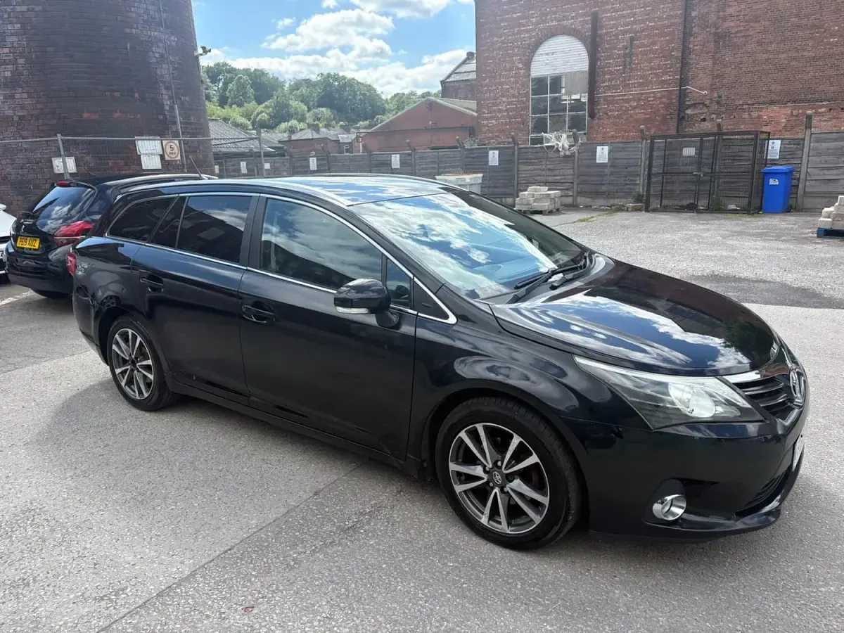 Used Toyota Avensis 2013 Black Estate