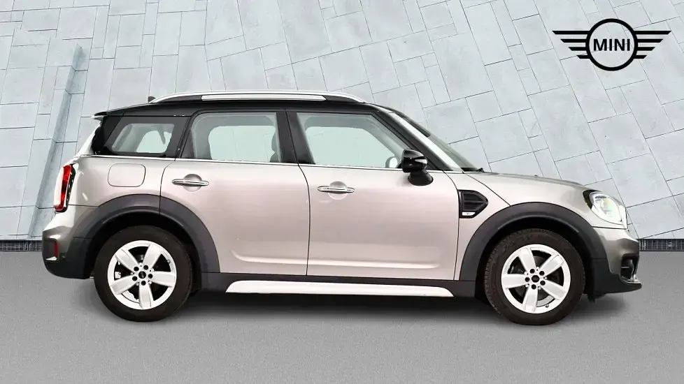 Used Mini Cooper Countryman 134 HP (98 kW) 2017 Silver SUV