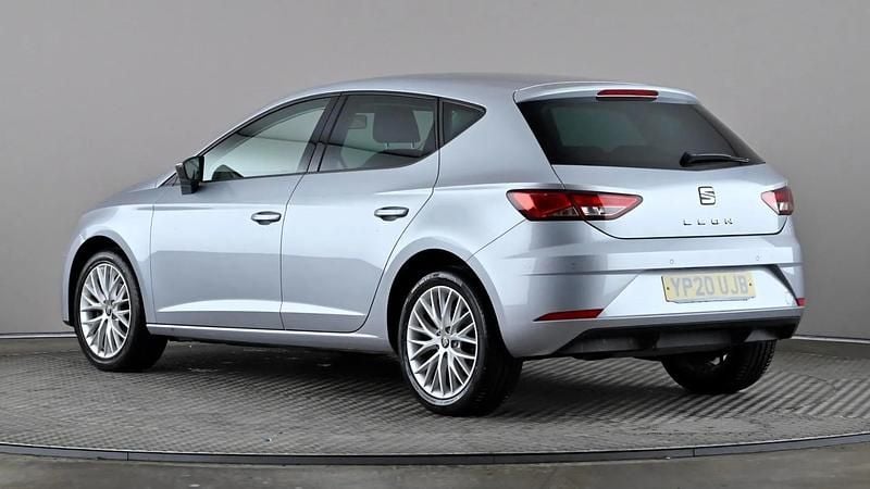 Begagnad Seat Leon SE Dynamic 115 HK (84 kW) 2020 Silver Halvkombi