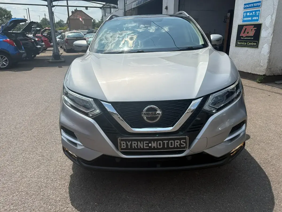 Used Nissan Qashqai Tekna 115 HP (84 kW) 2018 Silver SUV