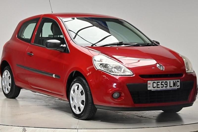 Red Used 2009 Renault Clio II Extreme Hatchback | £2,995 (A bit pricey) - Image 1/1