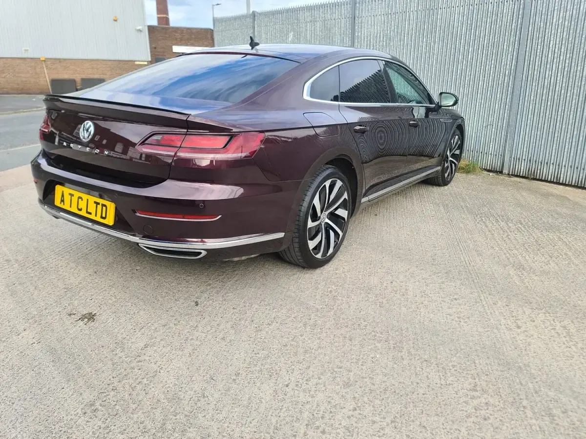 Used VW Arteon R-line 190 HP (139 kW) 2018 Red Hatchback