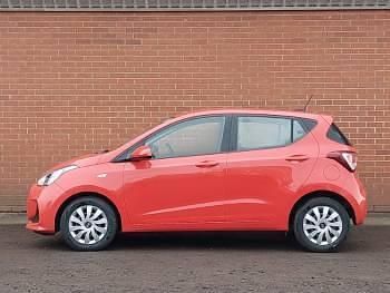 Used Hyundai i10 SE 66 HP (48 kW) 2019 Red Hatchback