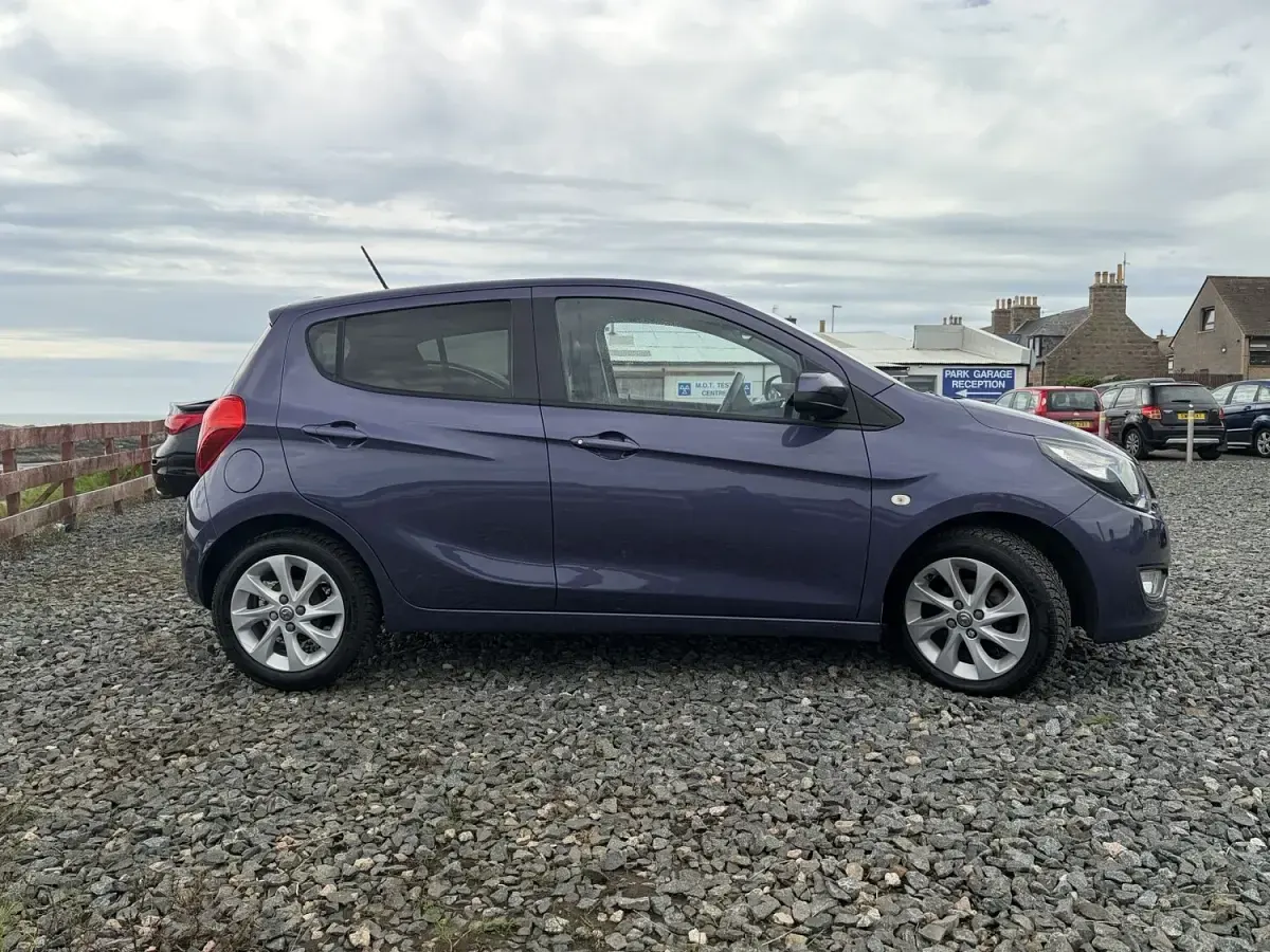 Used Vauxhall Viva 75 HP (55 kW) 2016 Mauve/purple Hatchback