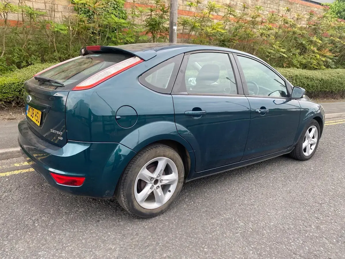 Used Ford Focus Zetec 100 HP (73 kW) 2008 Green Hatchback