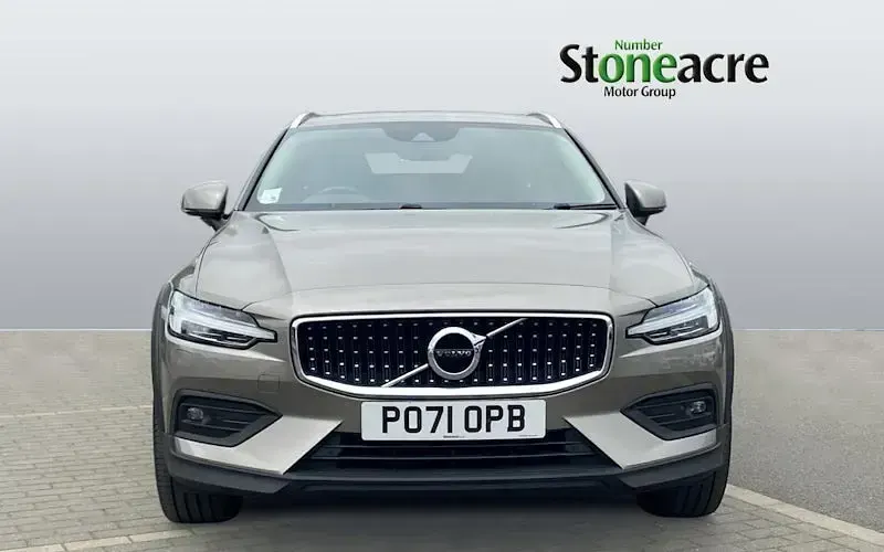 Used Volvo V60 CC 197 HP (144 kW) 2021 Estate