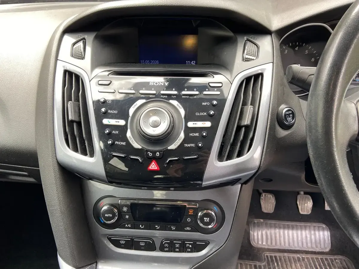 Used Ford Focus Titanium 2014 Blue Estate