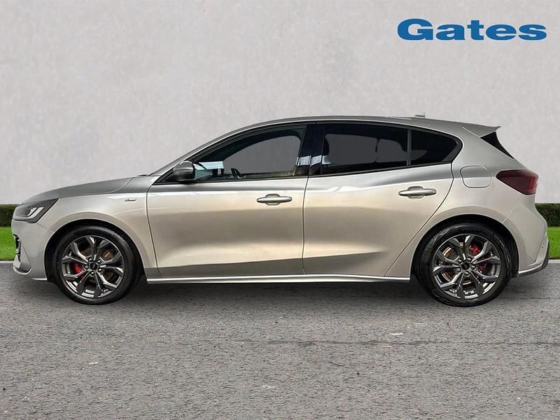 Used Ford Focus ST-Line 125 HP (91 kW) 2024 Silver Hatchback