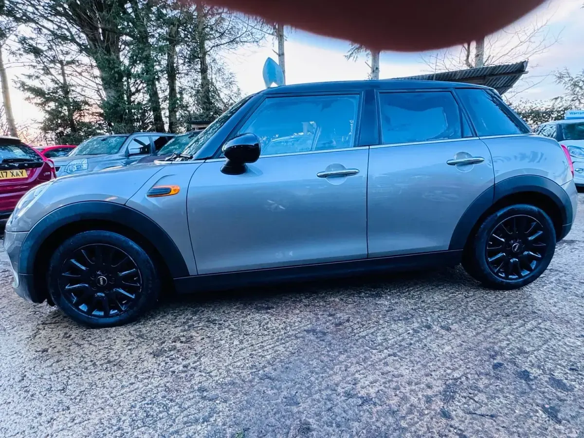 Used Mini Cooper D Hatch 116 HP (85 kW) 2016 Silver Hatchback