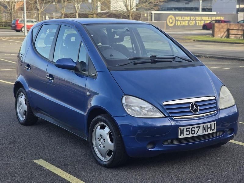 Begagnad Mercedes A160 Elegance 2000 Blå Halvkombi
