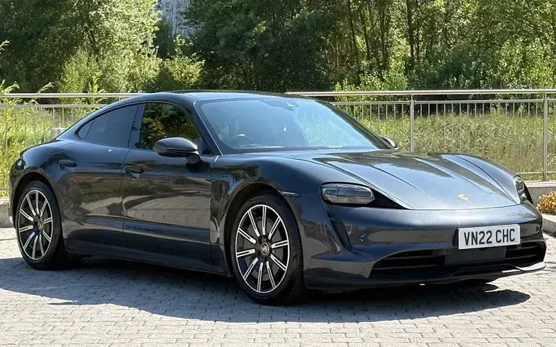 Used Porsche Taycan 300 kW (408 HP) 2022 Sedan