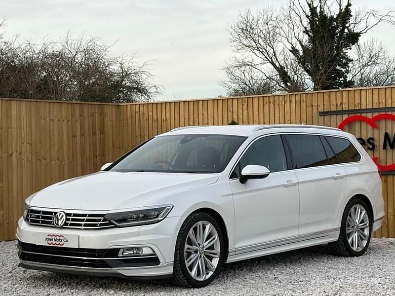 Used VW Passat R-line 220 HP (161 kW) 2017 White Estate