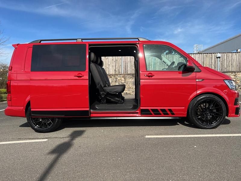Begagnad VW Transporter Highline 150 HK (110 kW) 2016 Röd Van