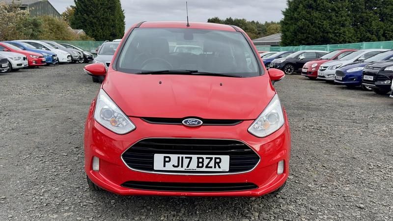 Used Ford B-MAX Titanium 105 HP (77 kW) 2017 Red MPV