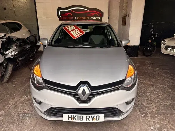 Used Renault Clio Dynamique 75 HP (55 kW) 2018 Silver Hatchback