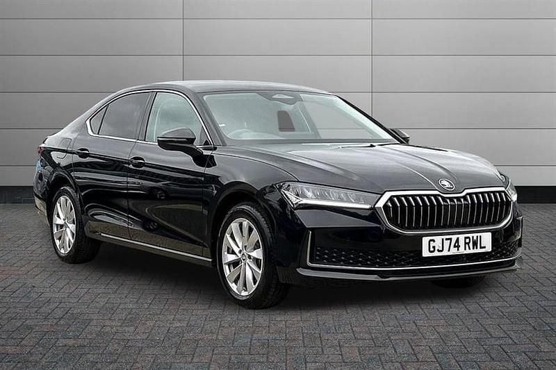 Midnight black New 2024 Skoda Superb SE Technology Hatchback | £26,700 (Good price) - Image 1/4