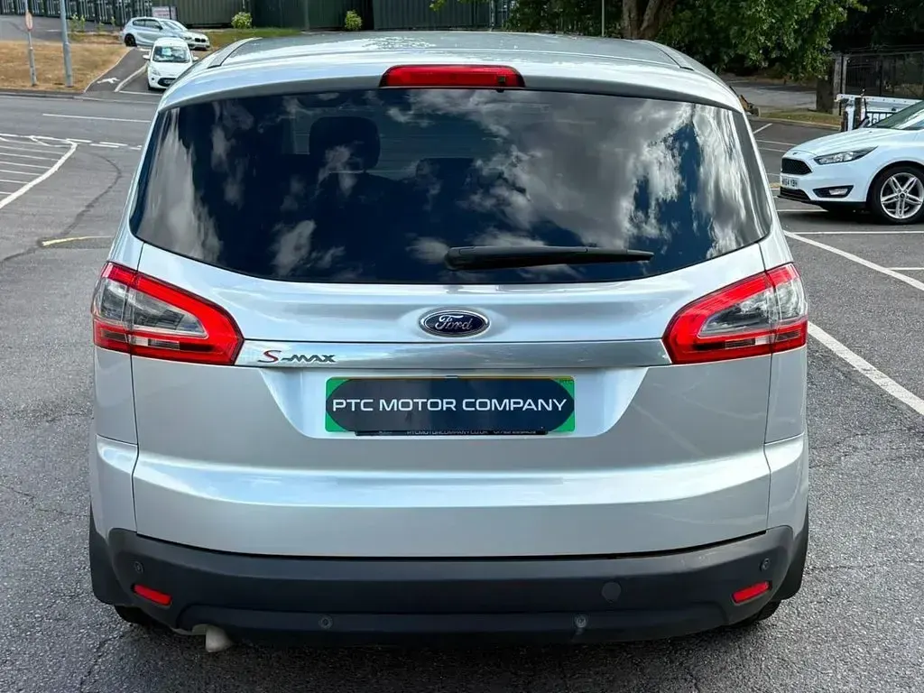Used Ford S-MAX Titanium 140 HP (102 kW) 2014 Silver MPV