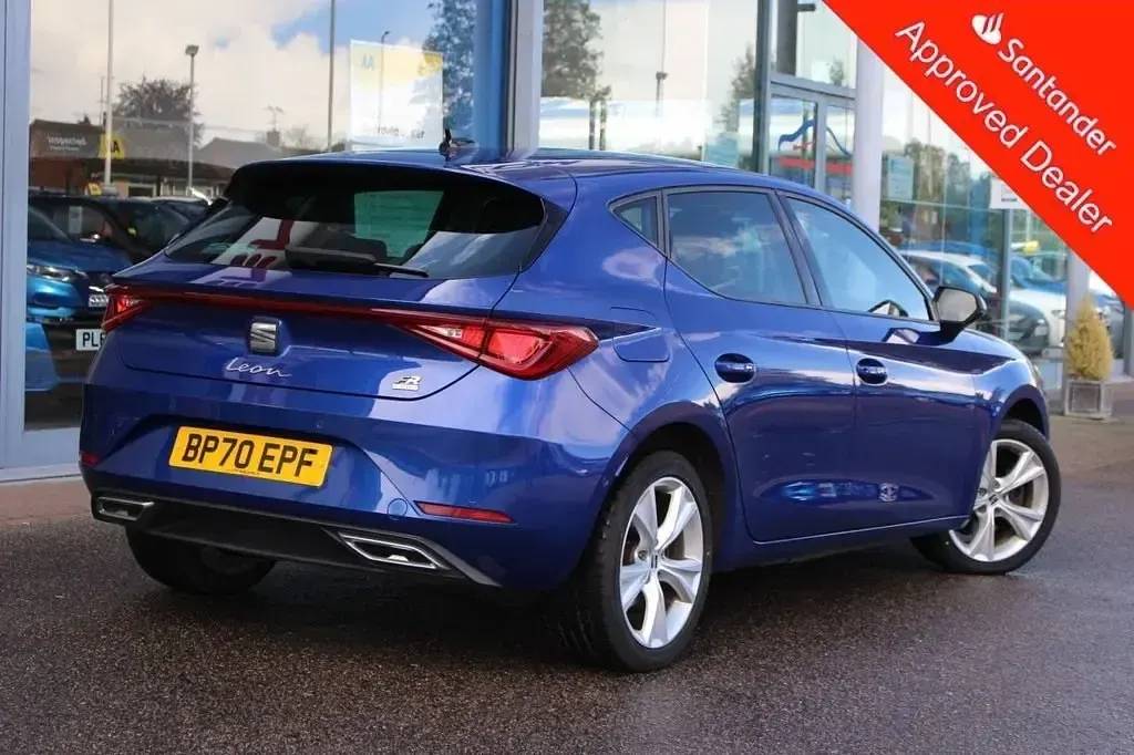 Used Seat Leon FR 204 HP (150 kW) 2020 Blue Hatchback