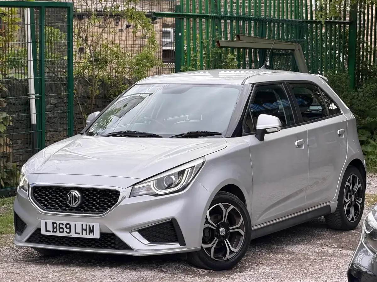 Used MG MG3 Exclusive 106 HP (77 kW) 2019 Silver Hatchback