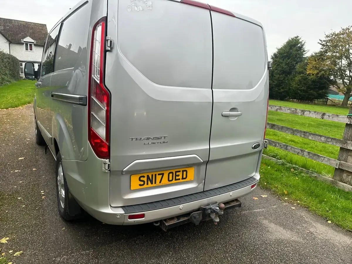 Used Ford Transit Custom Limited 130 HP (95 kW) 2017 Silver Van