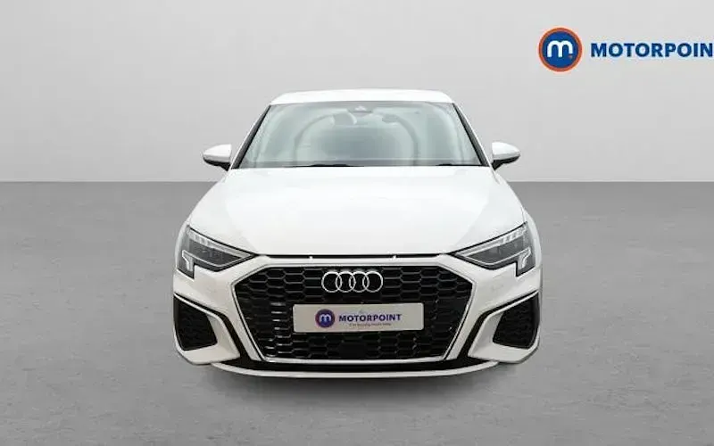 Usado Audi A3 S-Line 110 HP (80 kW) 2024 Branco Sedan