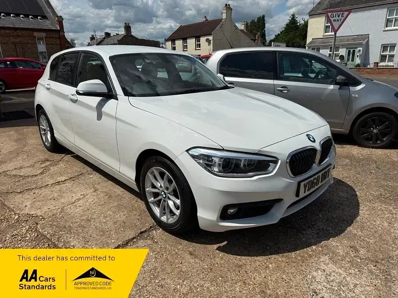 Używany BMW 116 Efficient Dynamics 114 KM (83 kW) 2018 Biały Hatchback