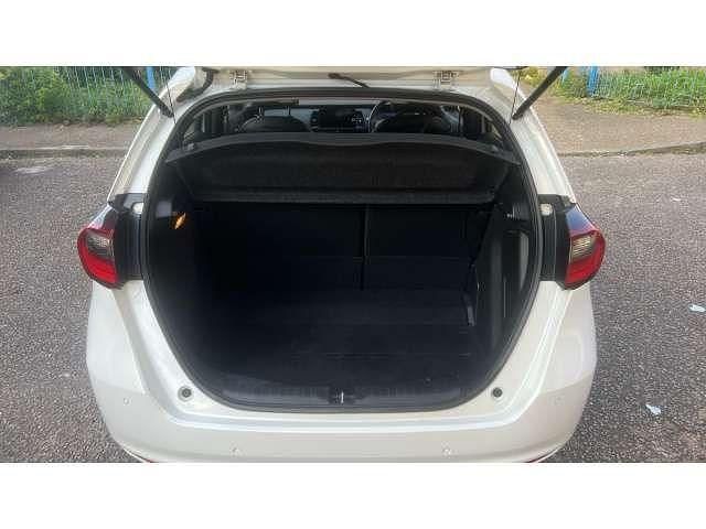 Used Honda Jazz Hybrid 109 HP (80 kW) 2023 White Hatchback