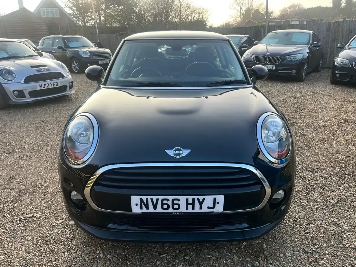 Used Mini Cooper Hatch 136 HP (100 kW) 2016 Black Hatchback