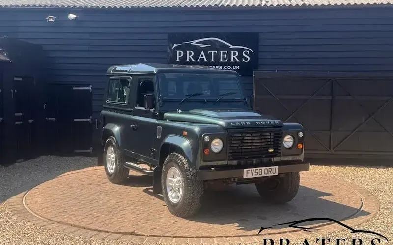 Used Land Rover Defender 124 HP (91 kW) 2009 Hatchback