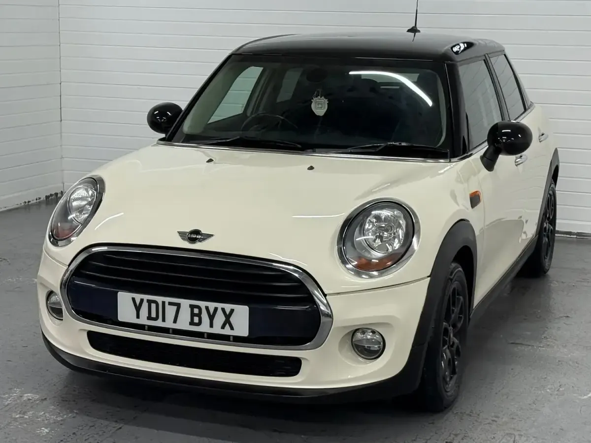 Used Mini Cooper D Hatch 2017 White Hatchback