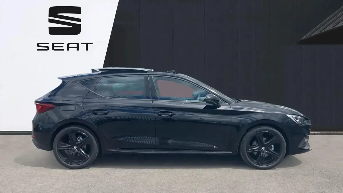 New Seat Leon Black Edition 116 HP (85 kW) 2026 Midnight black  metallic Estate