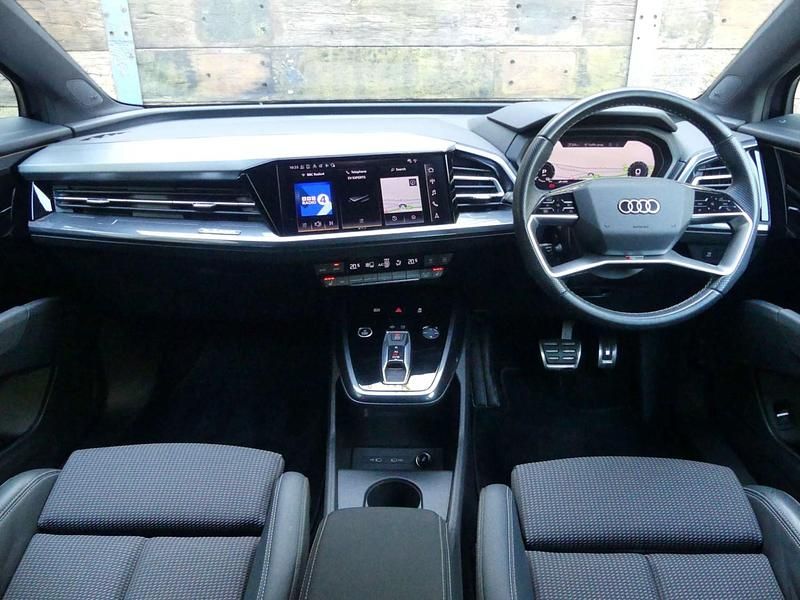 Used Audi Q4 e-tron S-Line 150 kW (204 HP) 2023 Mauve/purple SUV