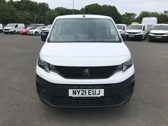 Used Peugeot Partner 2021 White MPV