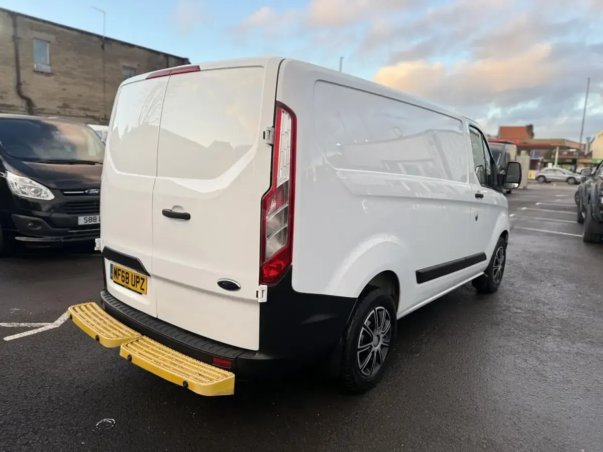 Used Ford Transit Custom 130 HP (95 kW) 2018 White Van