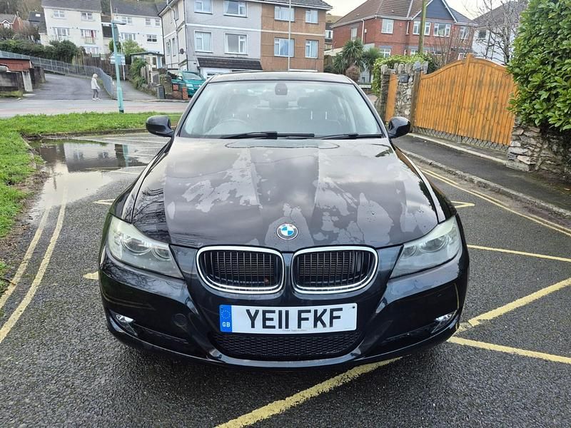 Used BMW 318 2011 Black Sedan