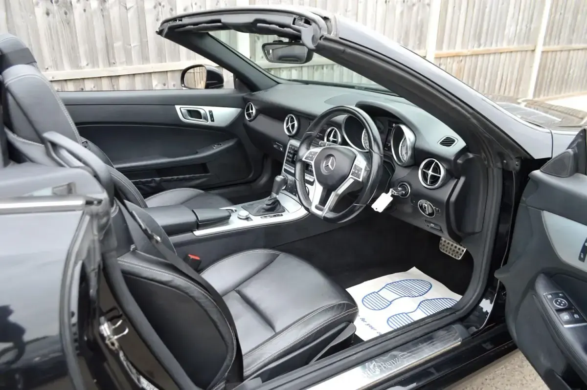 Begagnad Mercedes SLK250 2014 Svart Cab