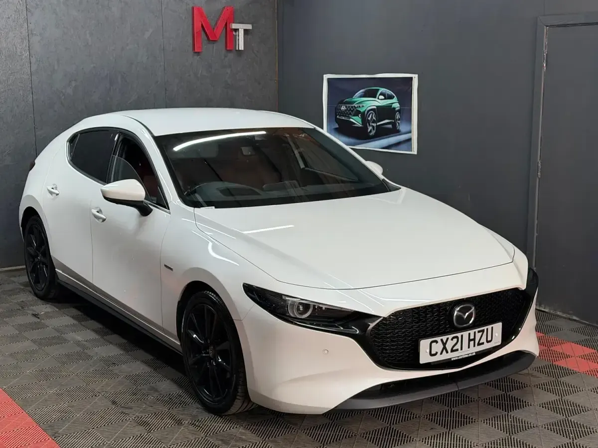 Used Mazda 3 Edition 177 HP (130 kW) 2021 White Hatchback