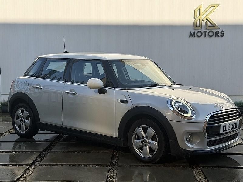 Used Mini Cooper Classic 136 HP (100 kW) 2019 Silver Hatchback