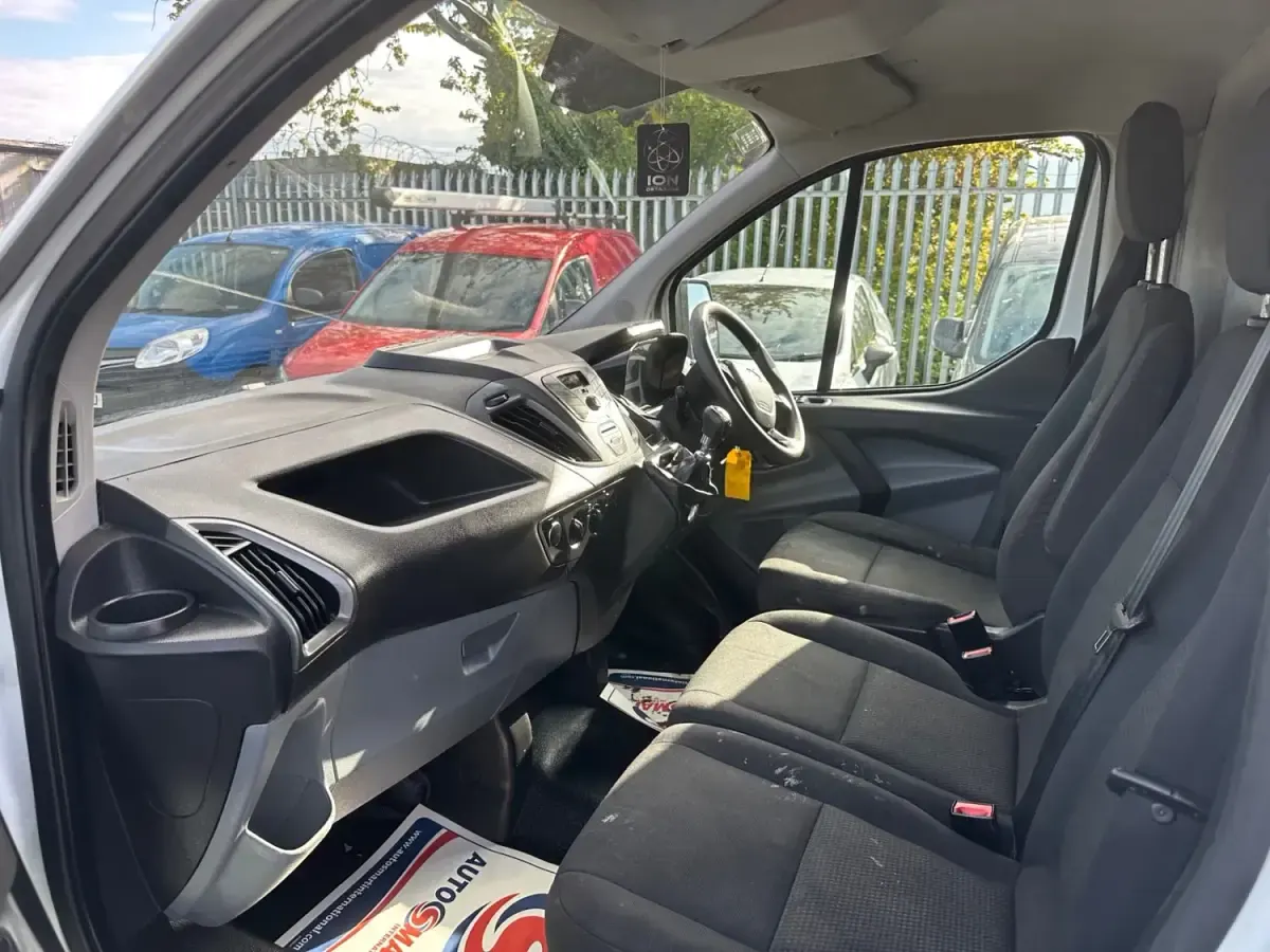 Usado Ford Transit Custom 100 HP (73 kW) 2015 Branco Van