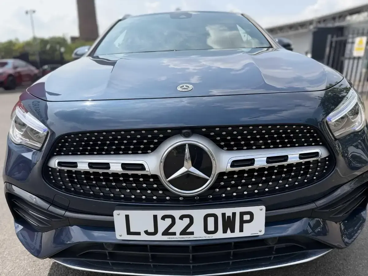 Used Mercedes GLA180 AMG Line Premium 136 HP (100 kW) 2022 Blue SUV